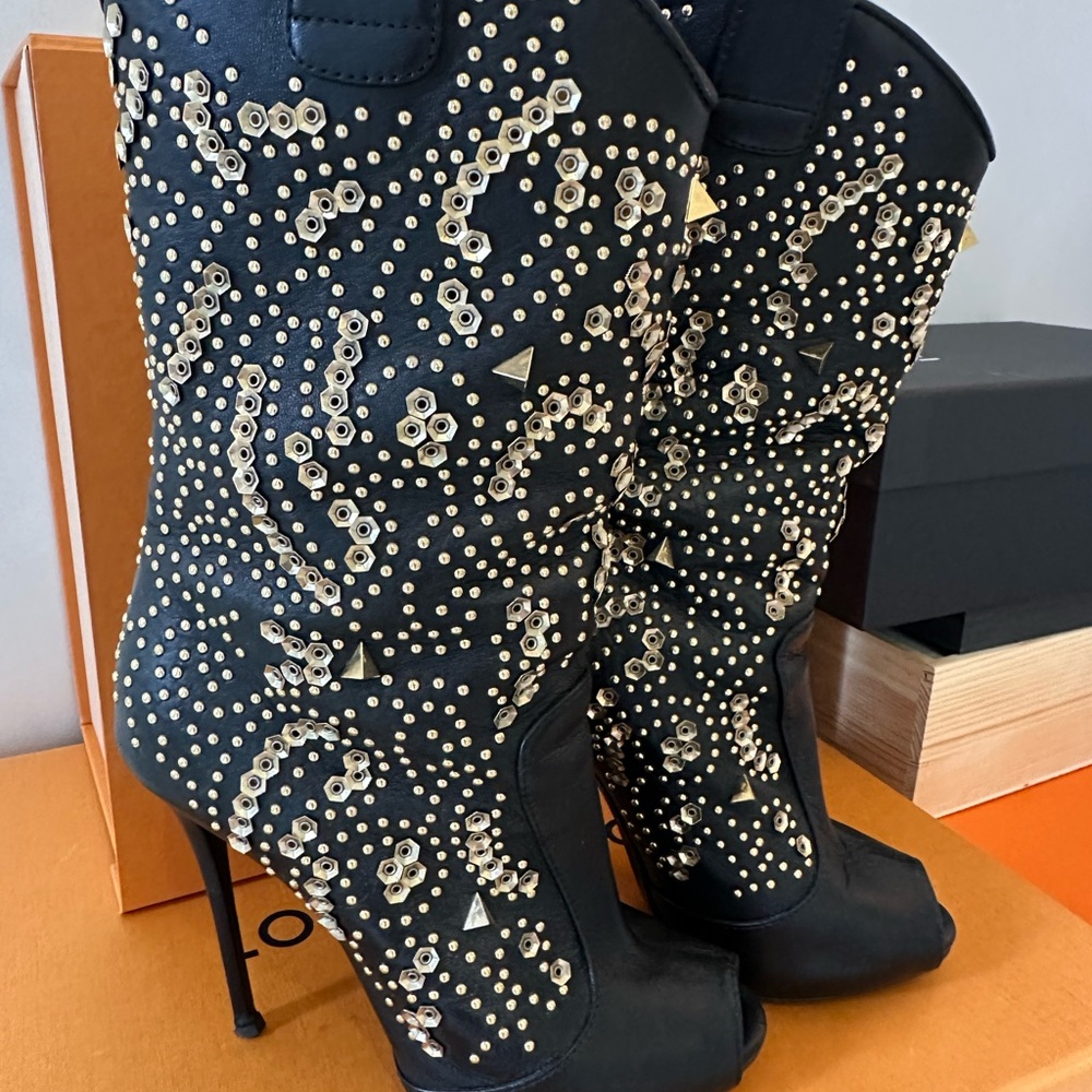 Giuseppe Zanotti Black and Gold Heeled western Boots gently used - Picture 9 of 10